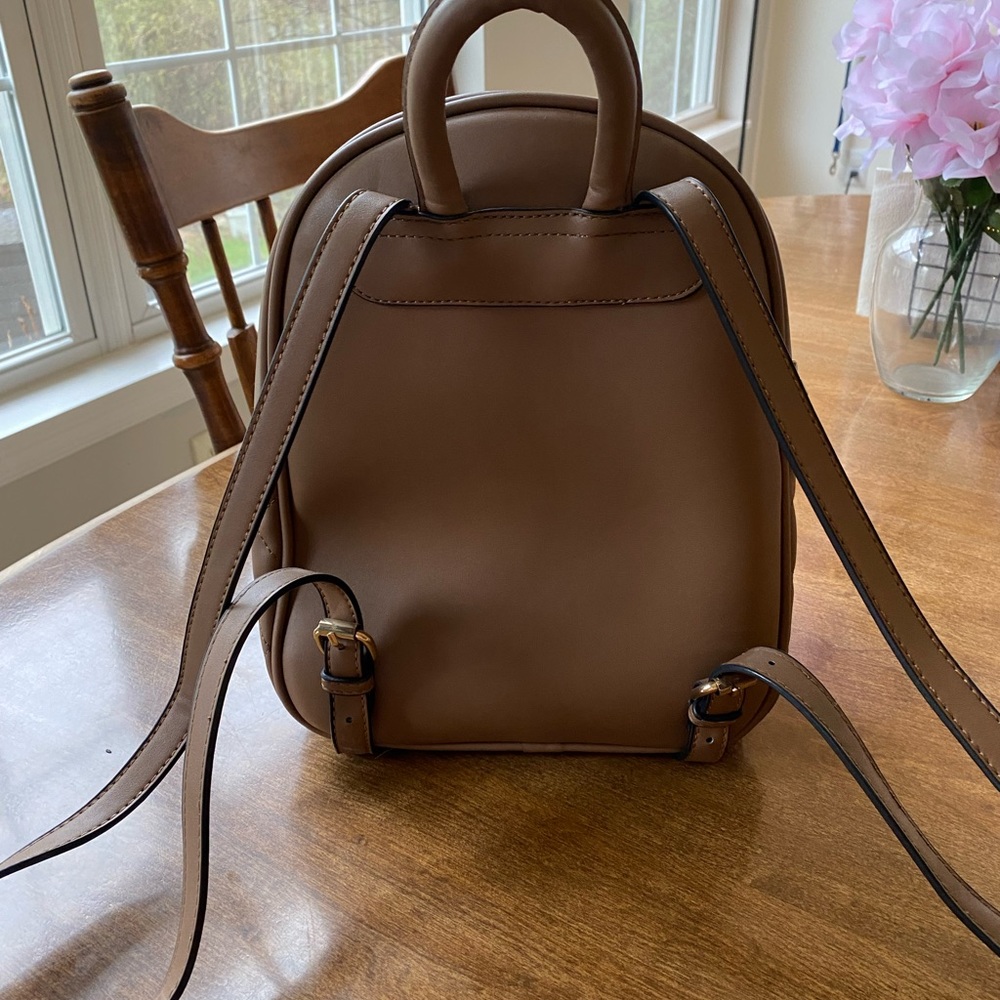 Backpack - Picture 2 of 5